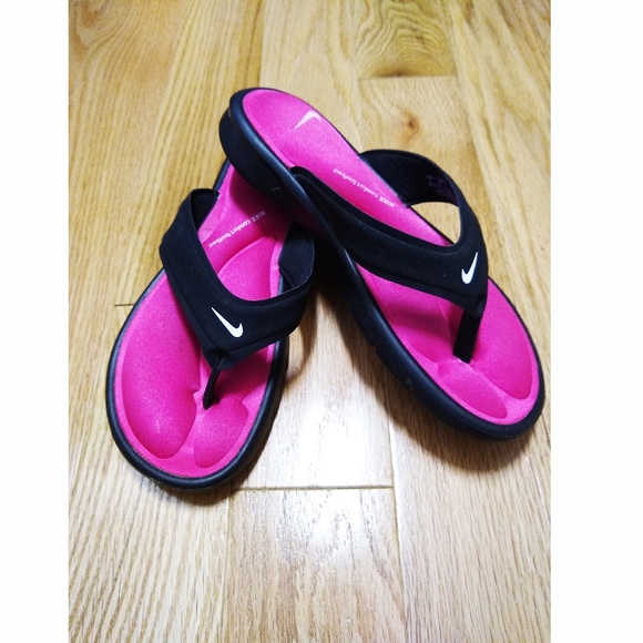 nike ultra soft flip flops